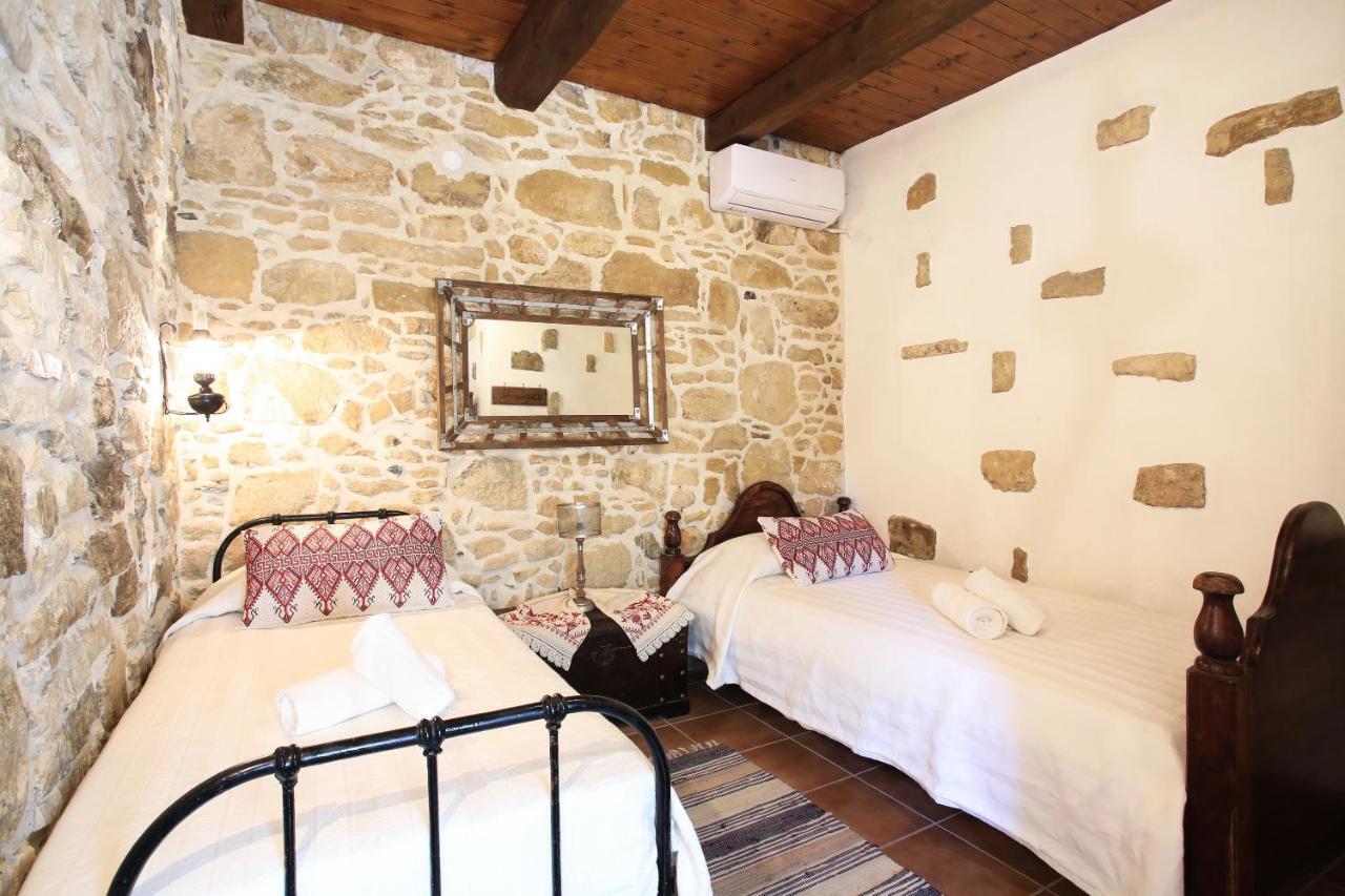 Villa Radamanthis Sivas Exterior photo