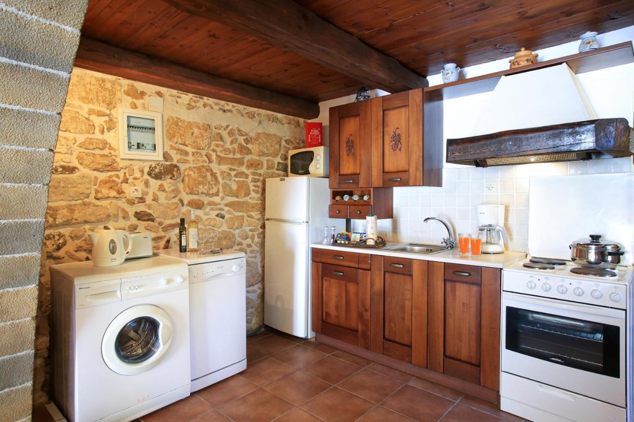 Villa Radamanthis Sivas Exterior photo